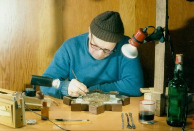 Enric Tafner nel suo laboratorio